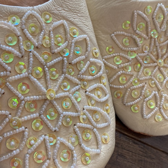 Leather beaded slippers - Picture 4 of 4
